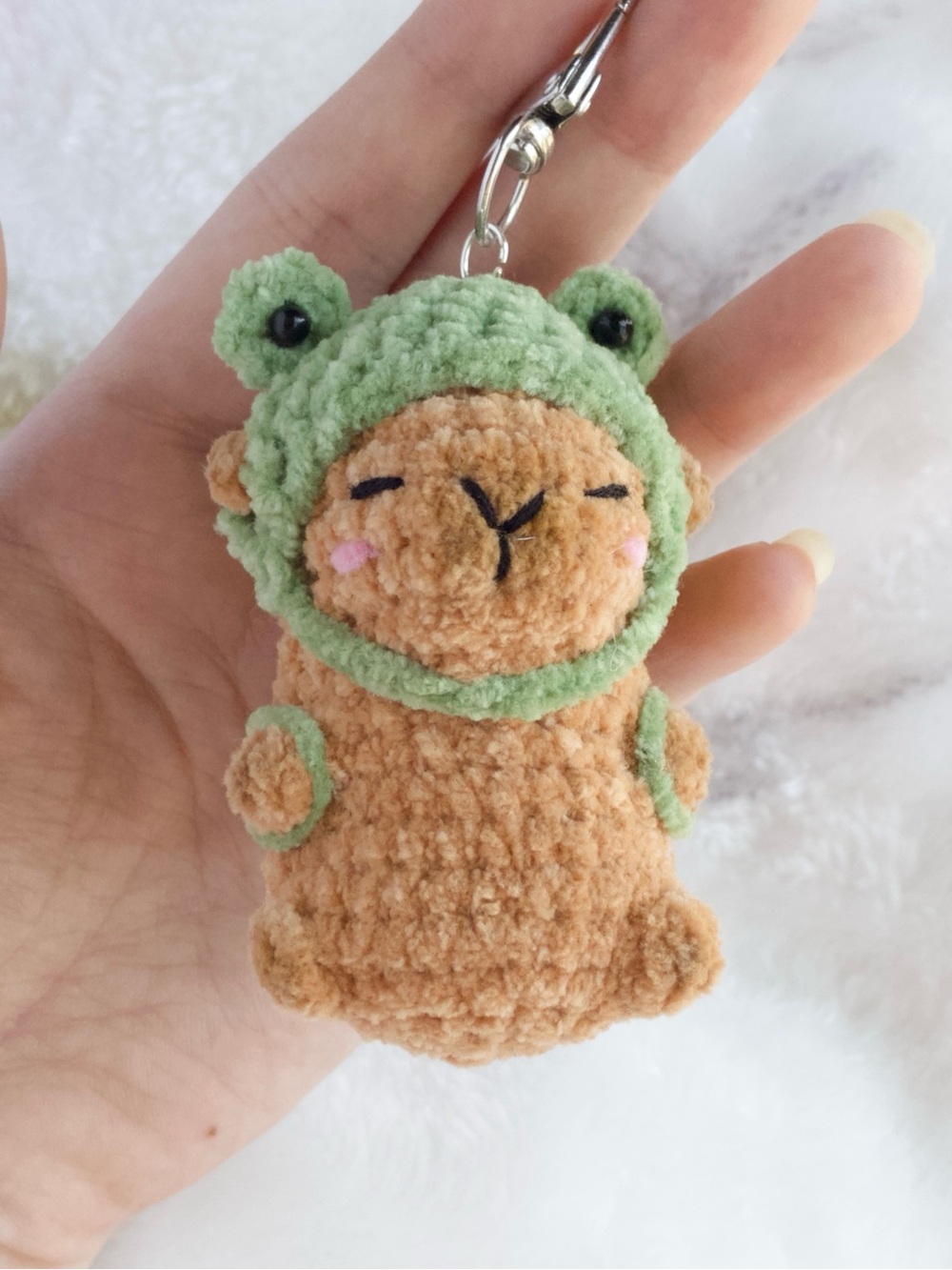 Crochet Frog Capybara Keychain - Picture 5 of 6